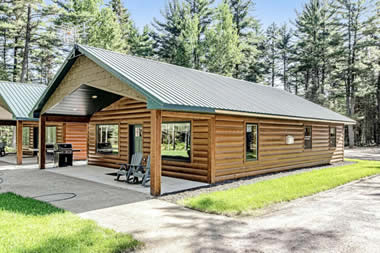 The Eagle at Eagle River Log Cabins