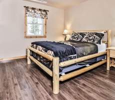 Raccoon queen bedroom1